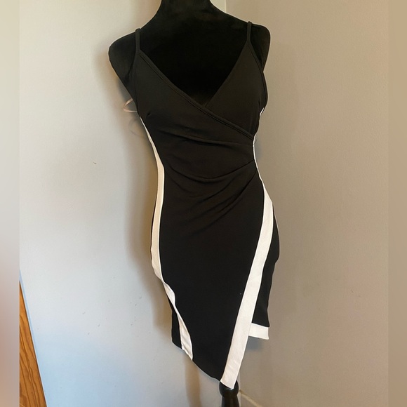 Rue21 Dresses & Skirts - NWT Rue21 Dress Size Small